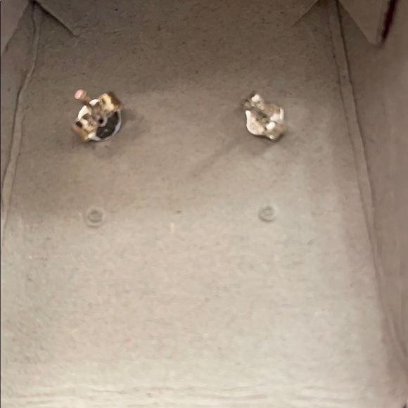 Sterling silver maple leaf earrings - Picture 3 of 3